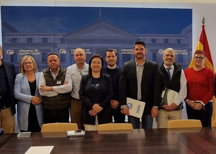 LA PLATAFORMA POR UNA JUBILACIÓN DIGNA Y LA PLENA EQUIPARACIÓN SALARIAL SE REUNE CON EL PP PARA AVANZAR EN LA PROPOSICIÓN DE LEY QUE LOGRE LA JUBILACIÓN VOLUNTARIA ANTICIPADA PARA POLICÍAS Y GUARDIAS CIVILES